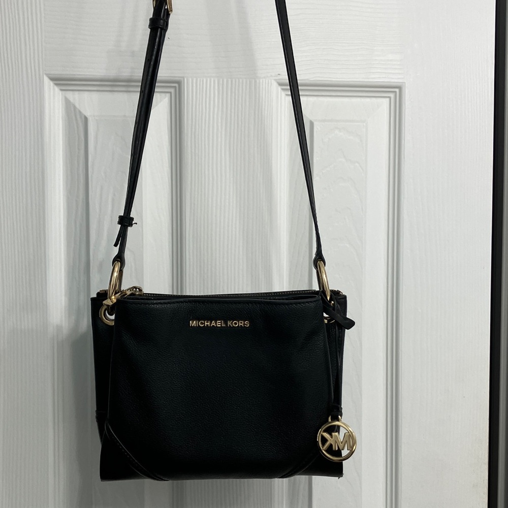 Michael Kors Elegant Black Crossbody Bag